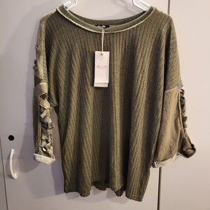 Miss Me Womans Medium Green Top